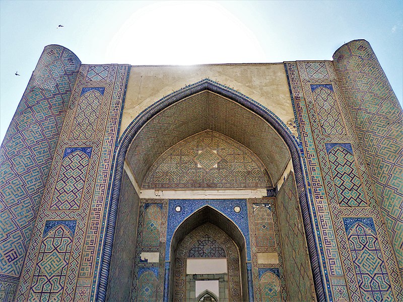 File:Mosque Bibi Khanum (2).JPG